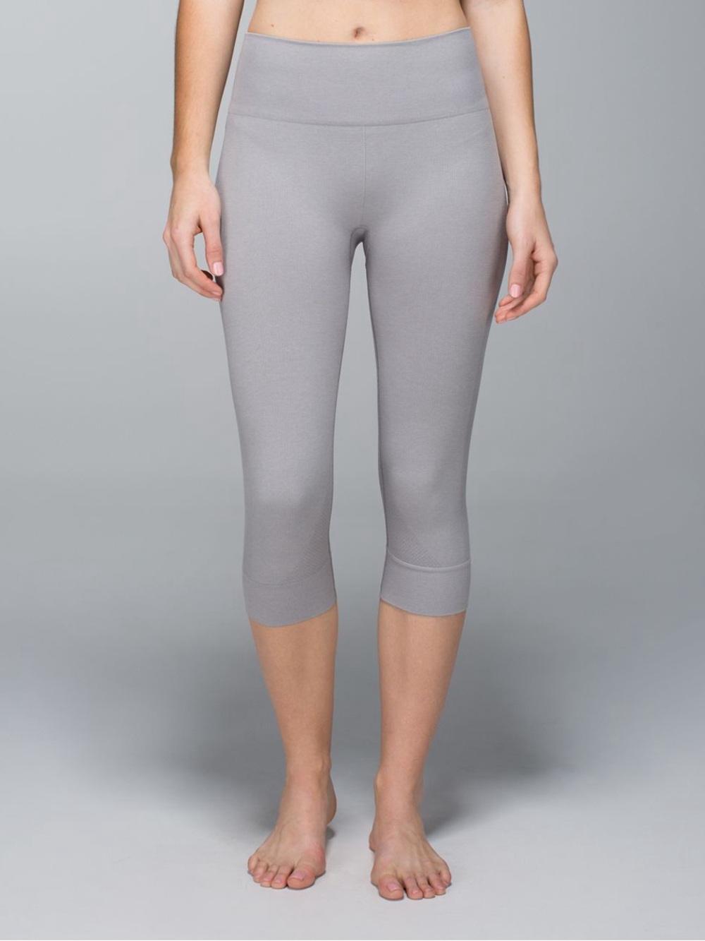 Lululemon Seamlessly Street Crop
Heathered Medium Grey Size 10